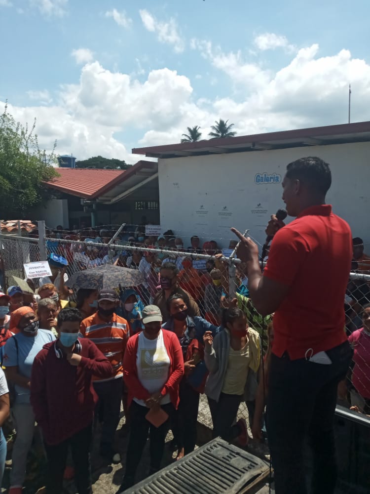 #3Sep Acompañado del pueblo de La Ceiba, con mucha alegria realicé mi inscripción ante la junta electoral en la escuela Manuelita Saez de Santa Apolonia, ratificando mi amor y compromiso a mi gente. ¡No les fallare!

¡Venceremos! #21Nov 
 💛💙❤
#VamosAVacunarnos
<a href="/PartidoPSUV/">PSUV</a>