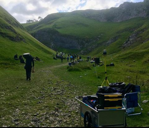 PortalASOIAF's tweet photo. 🚨 | POSSIVELMENTE estão acontecendo gravações externas de House of the Dragon! Um usuário do IG postou essas imagens (inclusive do Matt Smith) dizendo ter se deparado com as filmagens da derivada de Game of Thrones em um parque de área verde. https://t.co/N6LR00gOYh