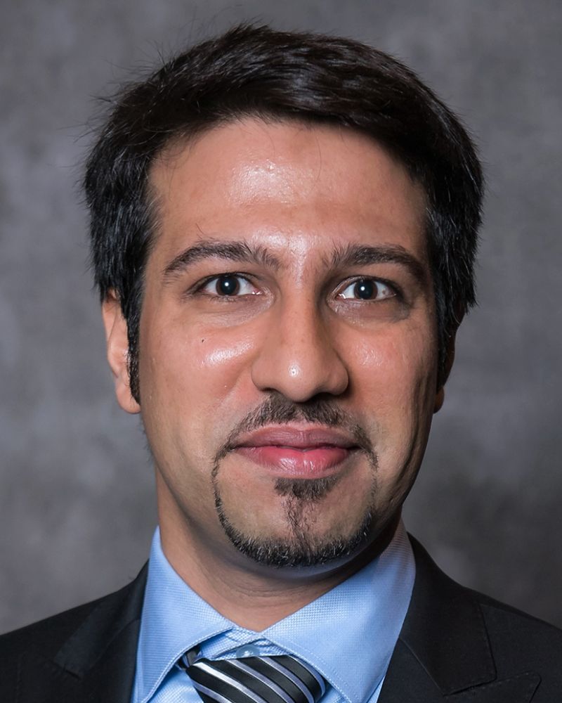 #UA's Faculty Accolades ➡ bit.ly/38r395N
Dr. James Harris, chemical &amp; biological engineering, was selected for the Ralph E. Powe Junior Faculty Enhancement Award. Dr. Hamed Moftakhari, civil, construction &amp; environmental engineering, was recognized with a Cronin Award.
