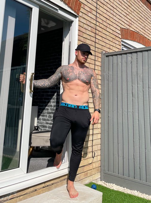 Exclusive content https://t.co/JLxlq9ARzj 😉 https://t.co/NEWhx2gIVV