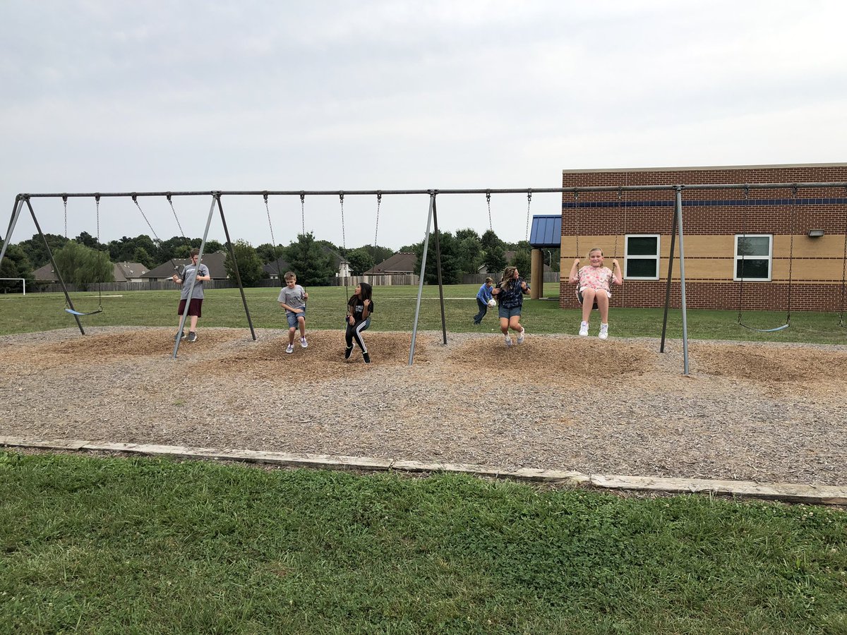 sarahestafford's tweet photo. Enjoying some Pride Time recess today! @WilsonsCreekInt @officialSPS #WorkCompleted #FinallySeeingFullFaces https://t.co/o5gduyXU0M
