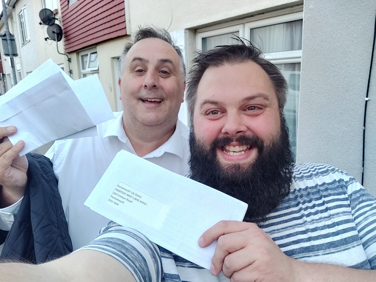 Stuart Brown🔶🏳️🌈🎮🐻 (@stu16486) on Twitter photo Great to be out on the doorsteps of #Fratton tonight with <a href="/davidfullerld/">David Fuller</a> with our local issues survey! <a href="/portsmouthld/">Portsmouth Lib Dems 🔶️</a> <a href="/LibDems/">Liberal Democrats</a> #WorkingHardAllYearRound Great to be out on the doorsteps of #Fratton tonight with <a href="/davidfullerld/">David Fuller</a> with our local issues survey! <a href="/portsmouthld/">Portsmouth Lib Dems 🔶️</a> <a href="/LibDems/">Liberal Democrats</a> #WorkingHardAllYearRound