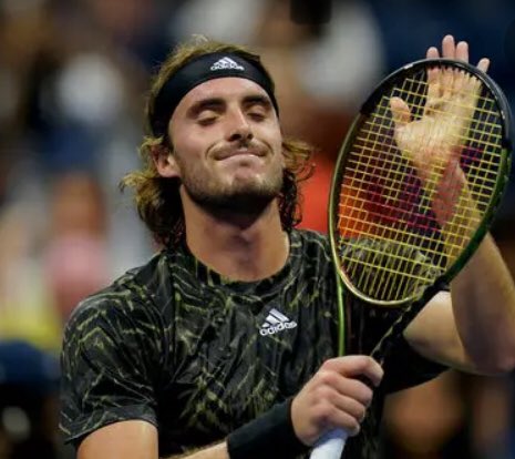 Down a double break? I foresee a 7 minute bathroom break after this first set for Tsitsipas. What do you think <a href="/milosraonic/">Milos Raonic</a> ?