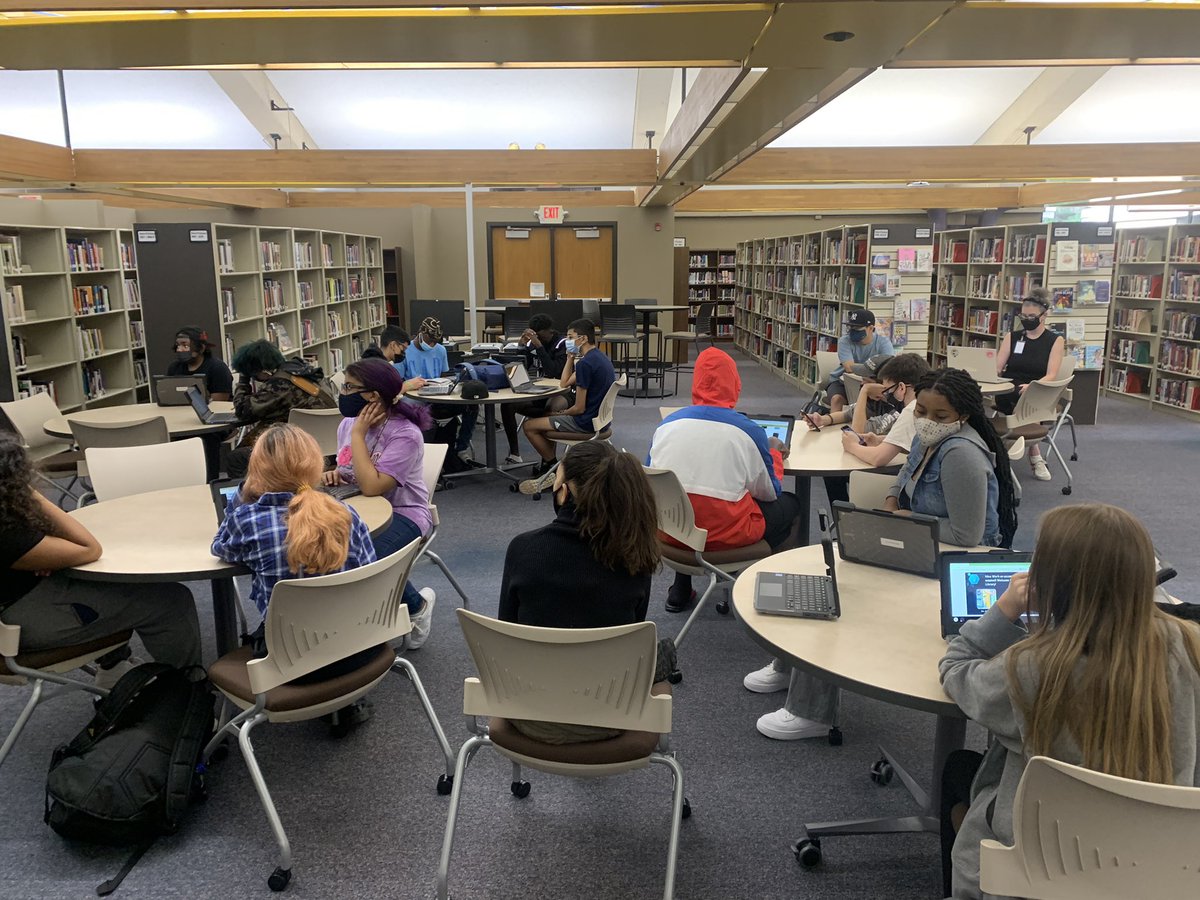 Library Orientation Underway! Accessing physical and digital resources! <a href="/ParkwaySchools/">Parkway Schools</a>