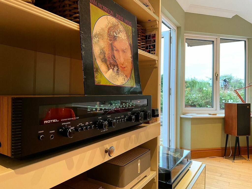 BearImp's tweet image. Grabbing a few moments of relaxation before my family get home. #vanmorrison #astralweeks #originalvinylpressing on a #1978 #rotel #rx602 #receiver &amp;amp; #1969 #whalfdale #superlinton #speakers
Keeping it #vintage If you know, you know 👍

Been a while si… instagr.am/p/CTXqmSTj_yj/