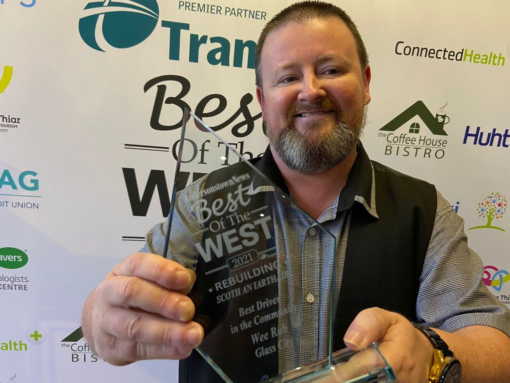 ATownNews's tweet photo. Best of the West 2021: Sally Gardens Community Centre, best Driver Wee Rab &amp; Hospitality Hero Gerry Clark. Hospitality Award sponsored by @FailteFeirste https://t.co/mFPe9KcmSB