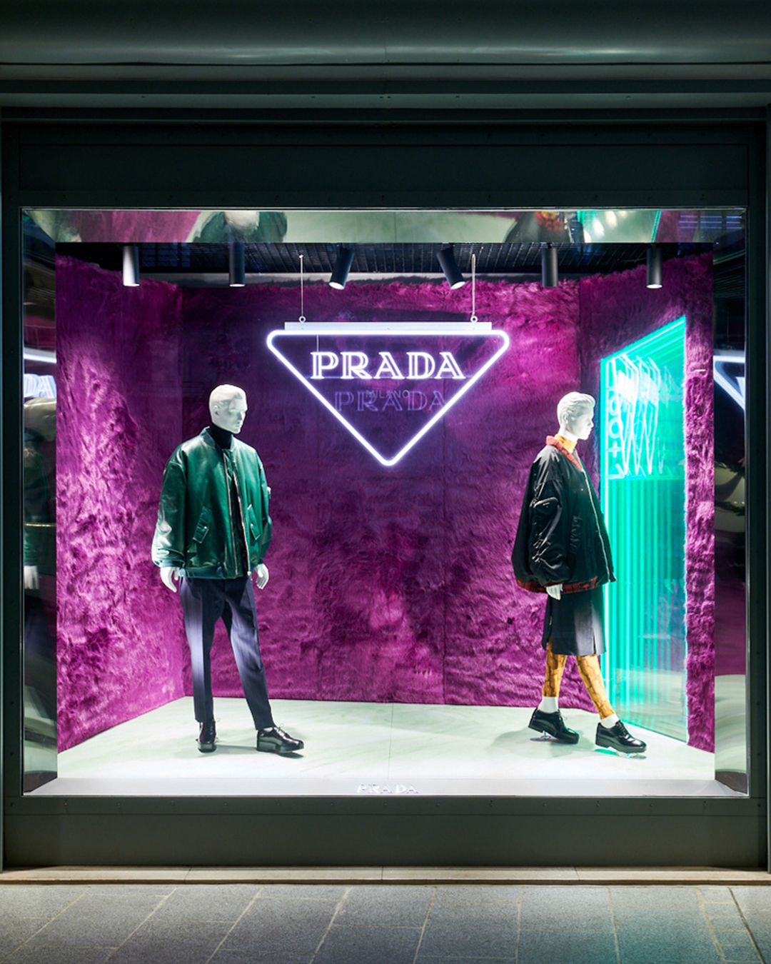 Actualizar 47+ imagen prada anniversary