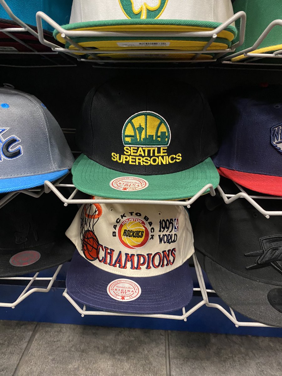 Lids lakers championship hat Clearance