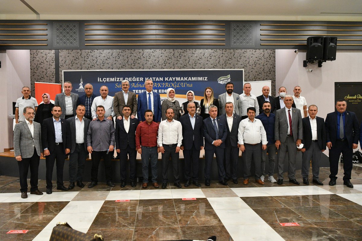 SON KARARNAMEYLE İZMİR'İN ÇİĞLİ İLÇESİNE ATANAN İLÇE KAYMAKAMIMIZ SN. ADNAN ÇAKIROĞLU'NU İLÇE BELEDİYE BAŞKANIMIZIN DÜZENLEDİĞİ VEDA GECESİYLE UĞURLADIK. YENİ GÖREV YERİNDE BAŞARILARININ DEVAMINI DİLERİZ.