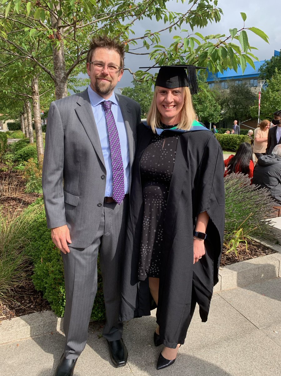 MrsBatesTeaches's tweet photo. Officially graduated this afternoon at the @NTUSocSciences ceremony. Lovely to celebrate with family and catch up with @ILSCITT friends 💕👩🏼‍🎓🍾 https://t.co/MvUtA0yPWf