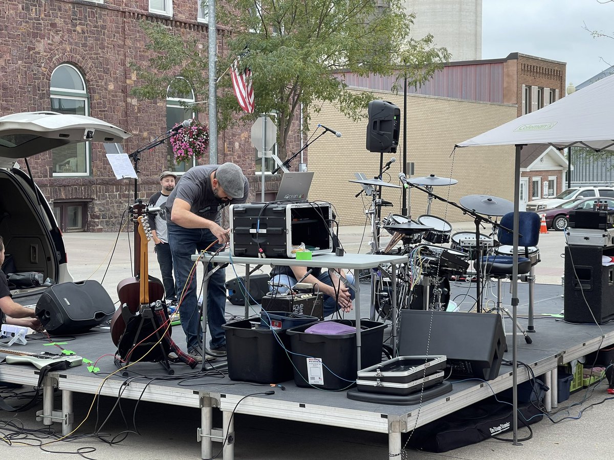 sheldonchamber's tweet photo. No. Coast is getting ready for the block party tonight!!! Make sure to join us from 4-6pm!! You won’t want to miss out! https://t.co/P9Bd3HOIef
