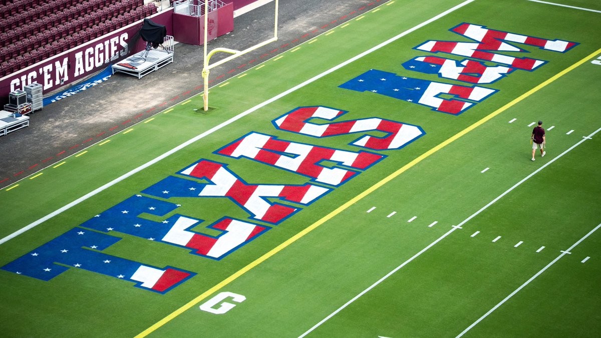 AggieFootball's tweet image. 🔴⚪️🔵 ready. 

#GigEm 🇺🇸
