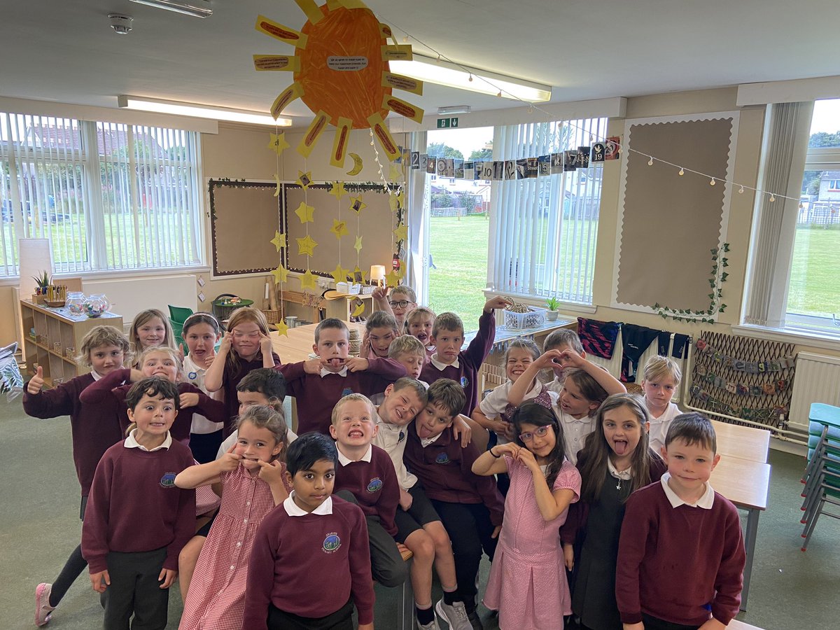 MissGraham_DP's tweet photo. Very proud of our class charter👏😃 Shining bright in the centre of our classroom ☀️😊 Have a lovely weekend P2/3, you deserve it after a busy week! @DrakiesPS #saycheese #ourclassroom #interestingspaces #classphoto https://t.co/sYZ12ibj5Z