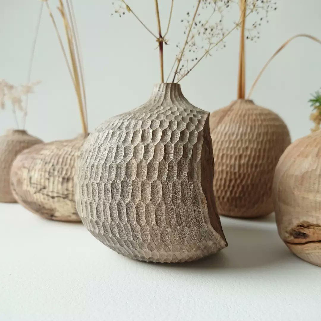 Some of hand carved bud vases taking to @craftfestival next weekend 10th - 12 September.

来週末の@craftfestivalの準備。

#craftfestivalboveytracey #gettingready #devon #twigpot #budvase #craftfestival #handmade #bovey21 #craft #boveytracey #exited  #クラフトフェスティバル