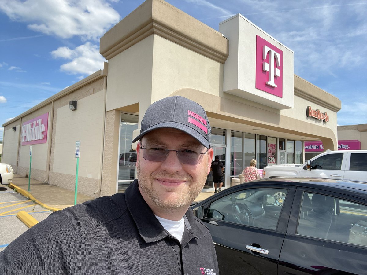 New store in Corinth, MS. They are going to do great things for SMRA! <a href="/DGurosky/">D GUROSKY</a> <a href="/jboy1724/">Javier B</a>