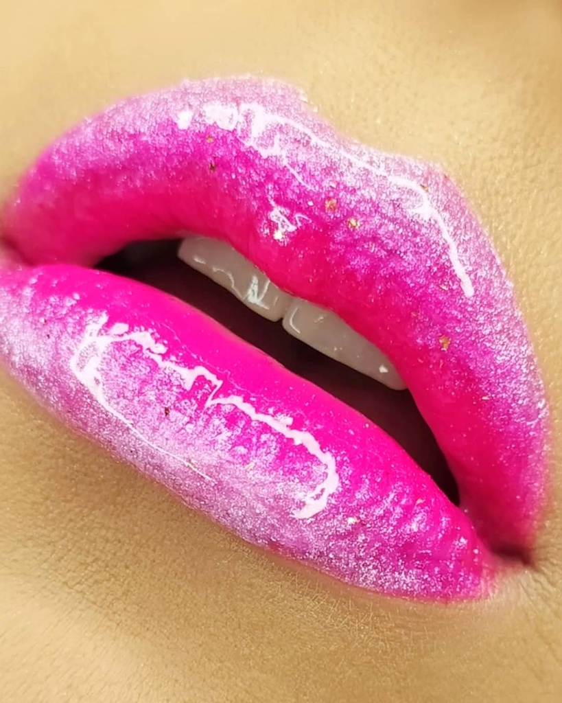 LAColorsusa's tweet photo. Talk about 'Glossy Lips'! 💋 Who loves a lipgloss moment? ✨
📸: @soymarymakeup
Available at select @fivebelow and @walmart stores 💖
📸: @soymarymakeup
#LACOLORSCosmetics #LACOLORS #I❤️Makeup #Affordable #CrueltyFree #fivebelow #fivebelowhaul #walmart #walmarthaul https://t.co/xKlsudRGMm