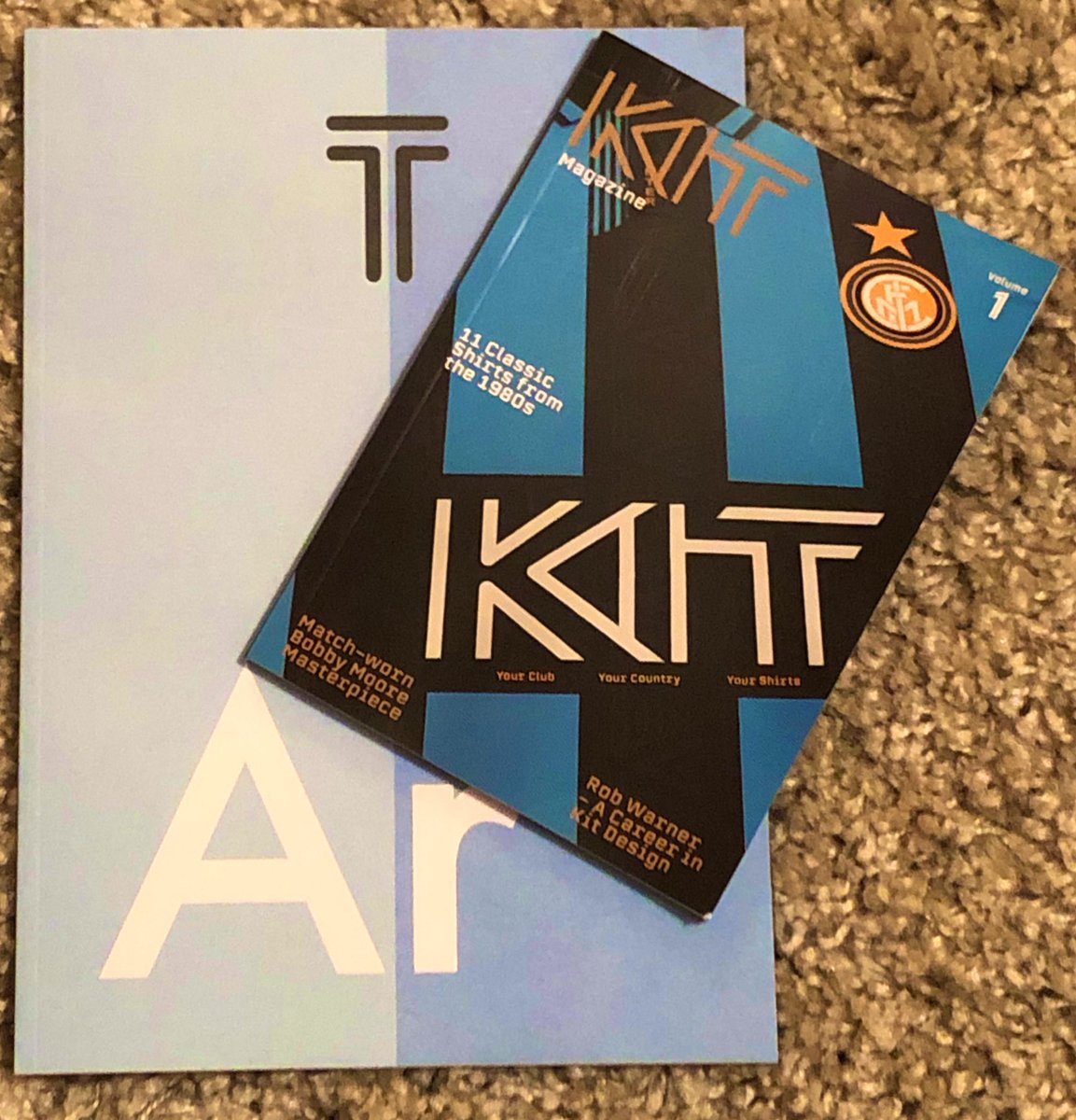 JohnRob2310's tweet image. 🚨 GIVEAWAY 🚨

I have a Spare @thesefootytimes Argentina 🇦🇷 &amp;amp; a @KITmagazine_ I am looking to Rehome so someone else can appreciate them as much as I do. 🏠 

Simply RT and comment ‘MAG’ to enter. 👌🏼

Random Generator Winner Picked Sunday. 👏🏼

Posted Monday. ✉️ 

⚽️📚⚽️📚⚽️