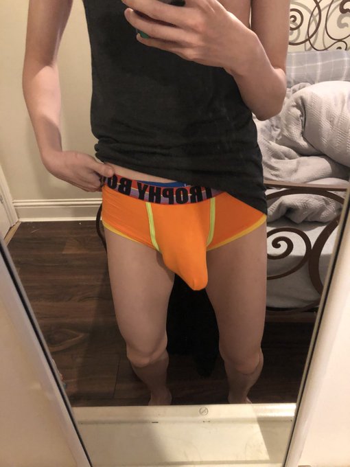 Obsessed with making my bulge bigger. You know it&rsquo;s good when everyone&rsquo;s staring at your crotch 😆 https://t<a href="/tag/edging"class="tags"><span>#edging</span></a>