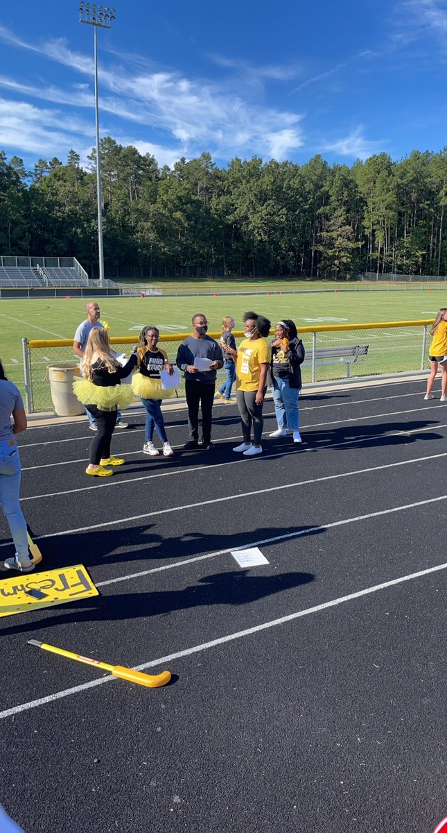 FH Student Section tweet media