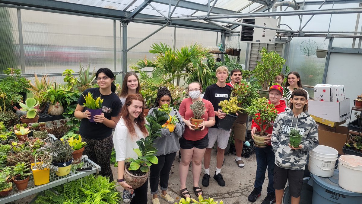 Coach_Harwood's tweet photo. More plants! 2nd and 8th periods placed these plants into hs classrooms today. Thank you teachers for helping us learn! Hope you like your plants!#wholenineyards #dcgexcellence https://t.co/b2J4fHYnun
