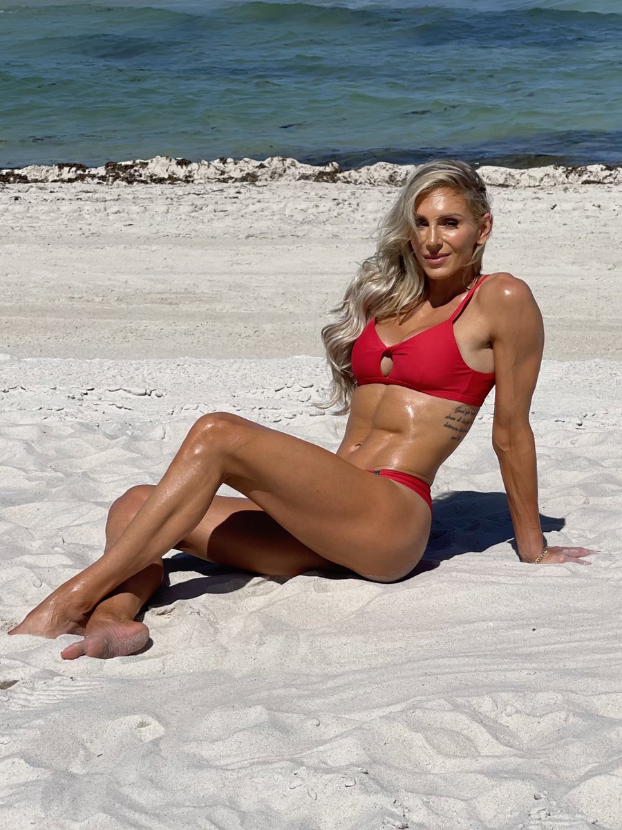 Charlotte Flair tweet media