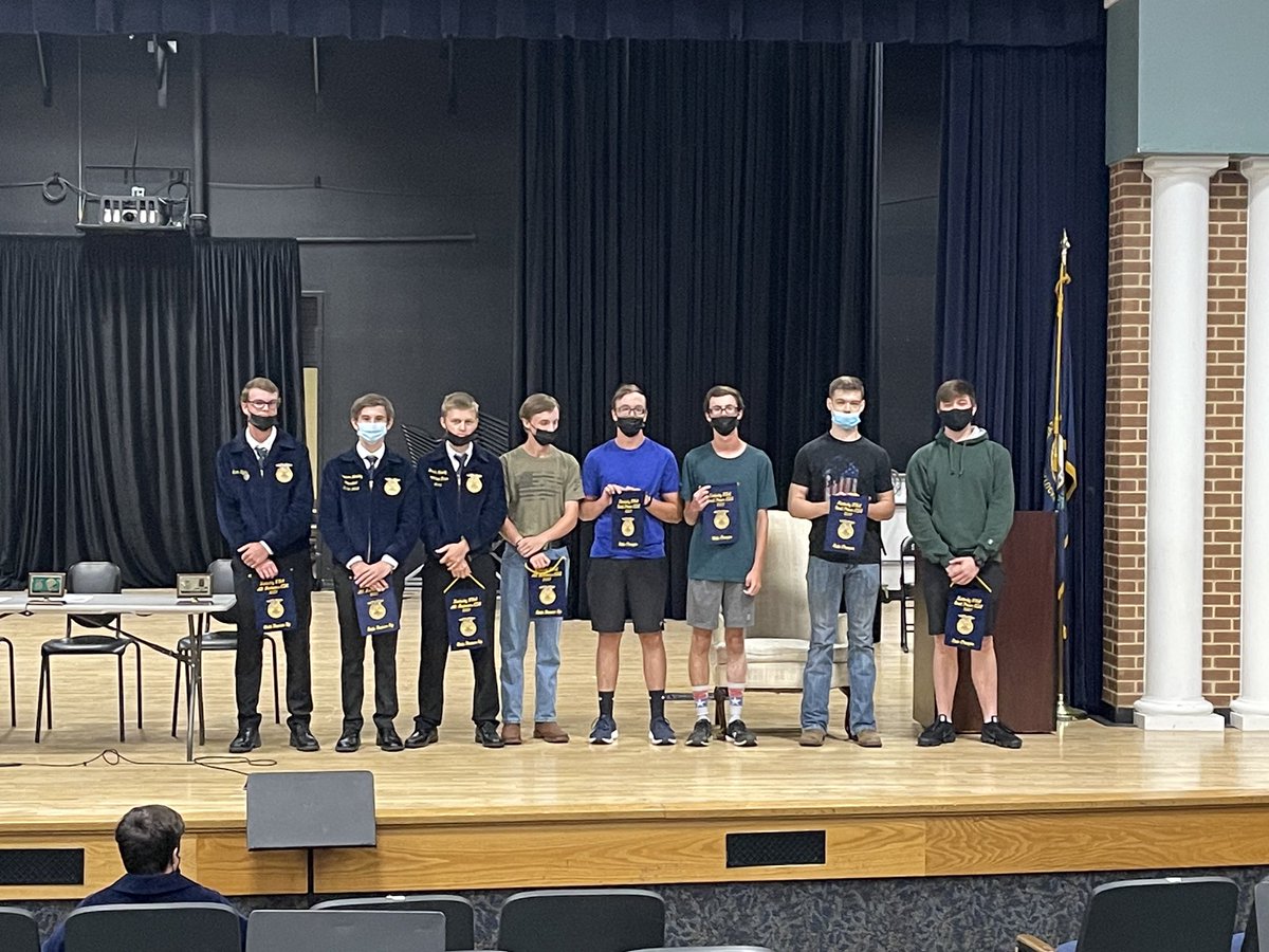 swffaky's tweet photo. First ffa club meeting was a success!! Thank you everyone for joining us today and we hope to see more of you all in the future! Also a big congratulations to the small power and mechanics team! https://t.co/iNFKese60W