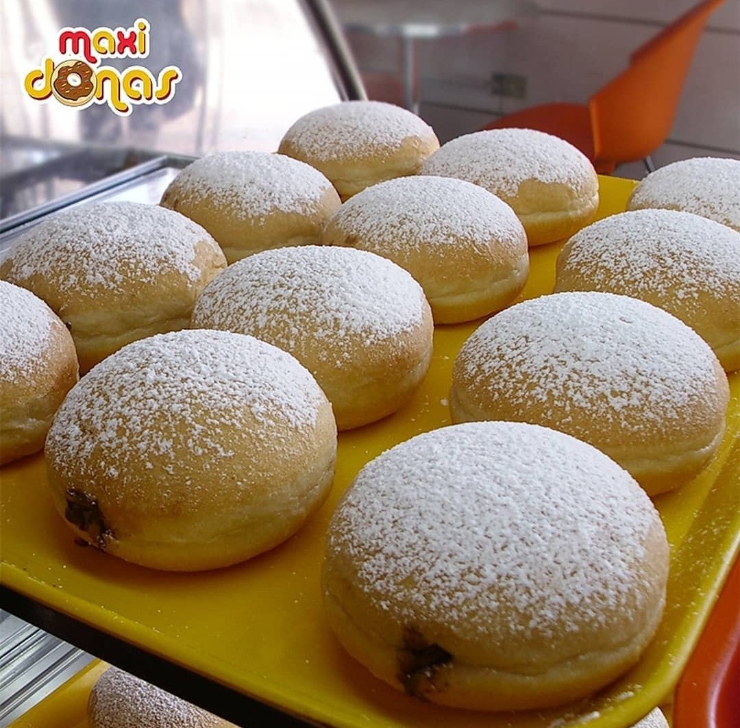 MaxiDonas_ve's tweet photo. Te juro que no te miento 😍😎
¿Quieres enaDONArte? ❤
...
#NoSonDonasSonMaxiDonas #TeAmo #MaxiLovers #TeProvoca #NutellaLover #Arequipe #MaxiDonas #Krapfen #Donas #VenezuelaTerritorioMaxiDonas https://t.co/UxqQoUumGy