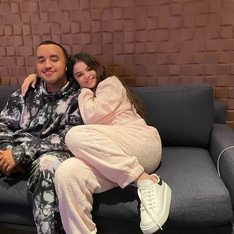 Selena Gomez Source on X: "Selena Gomez with her cousin https://t.co/ElpCNRKY6j" / X