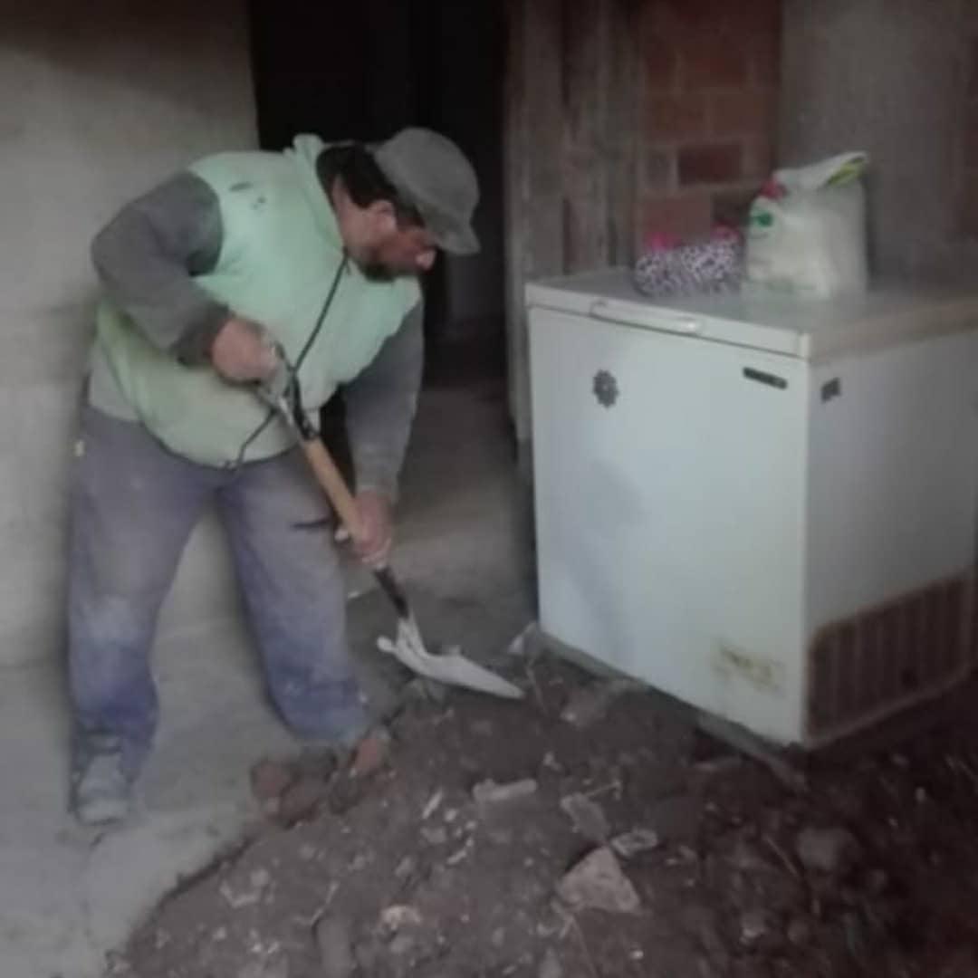 Finalizamos una semana más cumpliendo con los diferentes comedores y merenderos de la capital; también brindando mano de obra para los vecinos. Se agradece la colaboración del Diputado <a href="/cisneros_tuc/">Carlos Cisneros</a>.