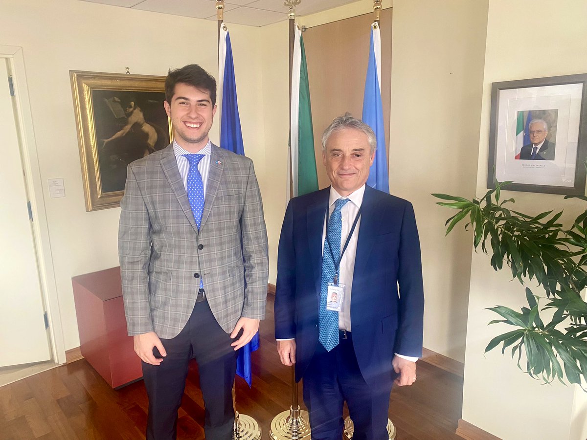 Today I was lucky enough to meet H.E. Amb. @MauMassari, new Permanent Representative of @ItalyUN_NY. #SecuritySector, #SustainableCities, and #YouthStrategy were discussed. Also geopolitics in the #Balkans.
He was his country’s Permanent Rep. to the #EU in Brussels before. 🇺🇳🇮🇹🇪🇺