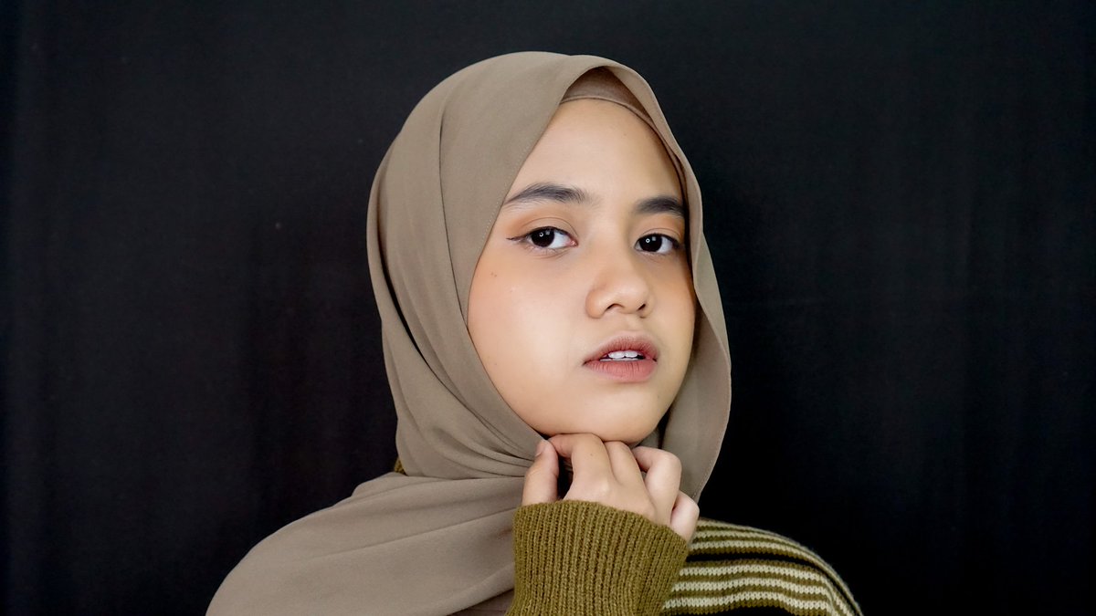 Selamat pagi ours yang kalau bangun tidur langsung nyari handphone. Gimana kabarnya? Semoga selalu sehat ya gais:)