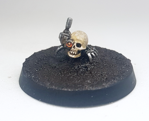 Geckilian's tweet photo. Started a small gritty warband - a the lone Legionnare Dardanos, scavenging what he can, attended only by his various servoskulls and motley serfs. here with his friend Recon-1-T01R3 and the servomule CR4T3-05 so far! #WarhammerCommunity #40K #PaintingWarhammer https://t.co/W0mQMY58Dy