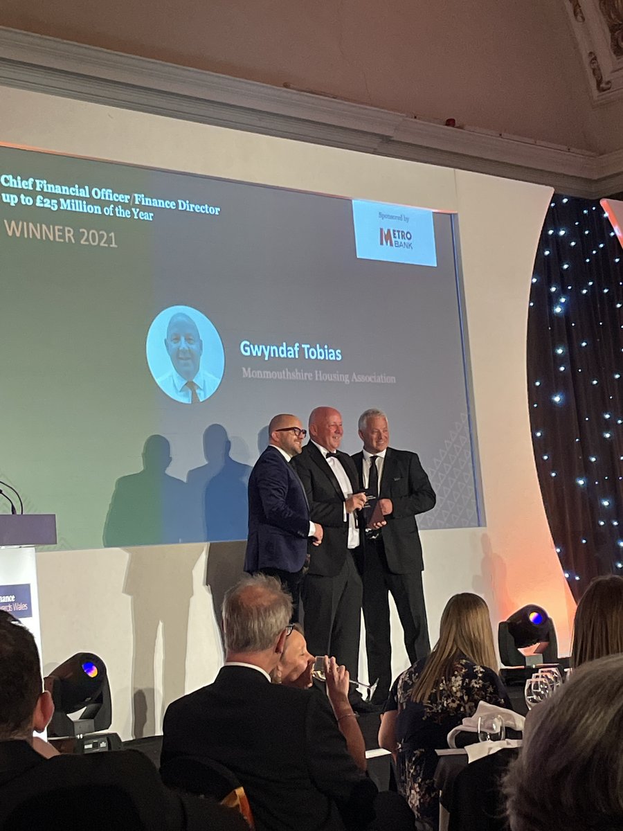 finawardswales's tweet photo. Congratulations to Gwyndaf Tobias - @Mon_Housing for winning the 2021 Chief Financial Officer/Finance Director of the Year up to £25 Million category.
#ChiefFinancialOfficer #Winner21 #finawards21 https://t.co/sEuYp6WMUz
