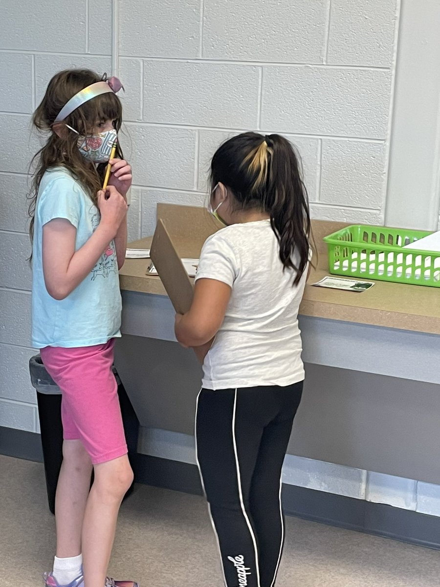 3rd_Schwick's tweet photo. We had such a great week learning about our school, our classroom, and each other! #TeamSchwick @EdisonDolphins https://t.co/j81VrXfEKQ