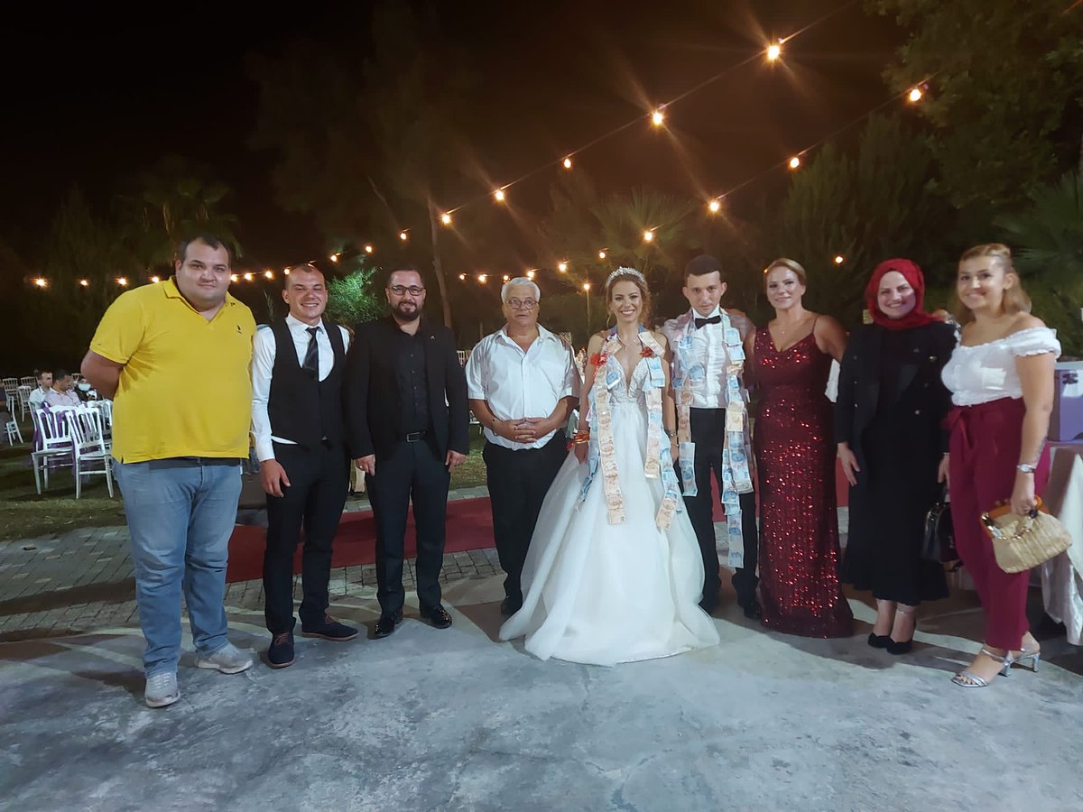 Anavatan Partisi Antalya İl Başkanlığı olarak,
Antalya'mızın yerel gazetelerinden olan Antalya Gündem gazetesinin koordinatörü Sayın <a href="/ahmetnacibaydar/">Ahmetnacibaydar</a>  beyefendinin kızının düğün merasimine katıldık. 
Genç çiftimize ömür boyu mutluluklar diliyoruz.
<a href="/KansuAlihan/">Alihan Kansu</a>  <a href="/erol0715/">İsmail Erol</a>