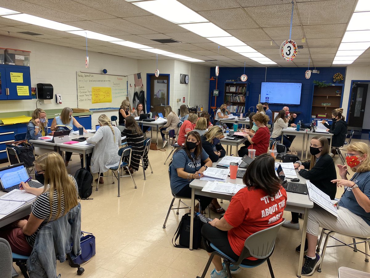 LizEpley's tweet image. We had a jam packed SIP day today! Equity, running records, @ThinkingMaps, cooperative learning, SELF-CARE! 👏🏼 👏🏼 👏🏼 So great to be in person and connect with colleagues across all of our schools.  💙❤️💙❤️@Woodridge68 #WeAreD68