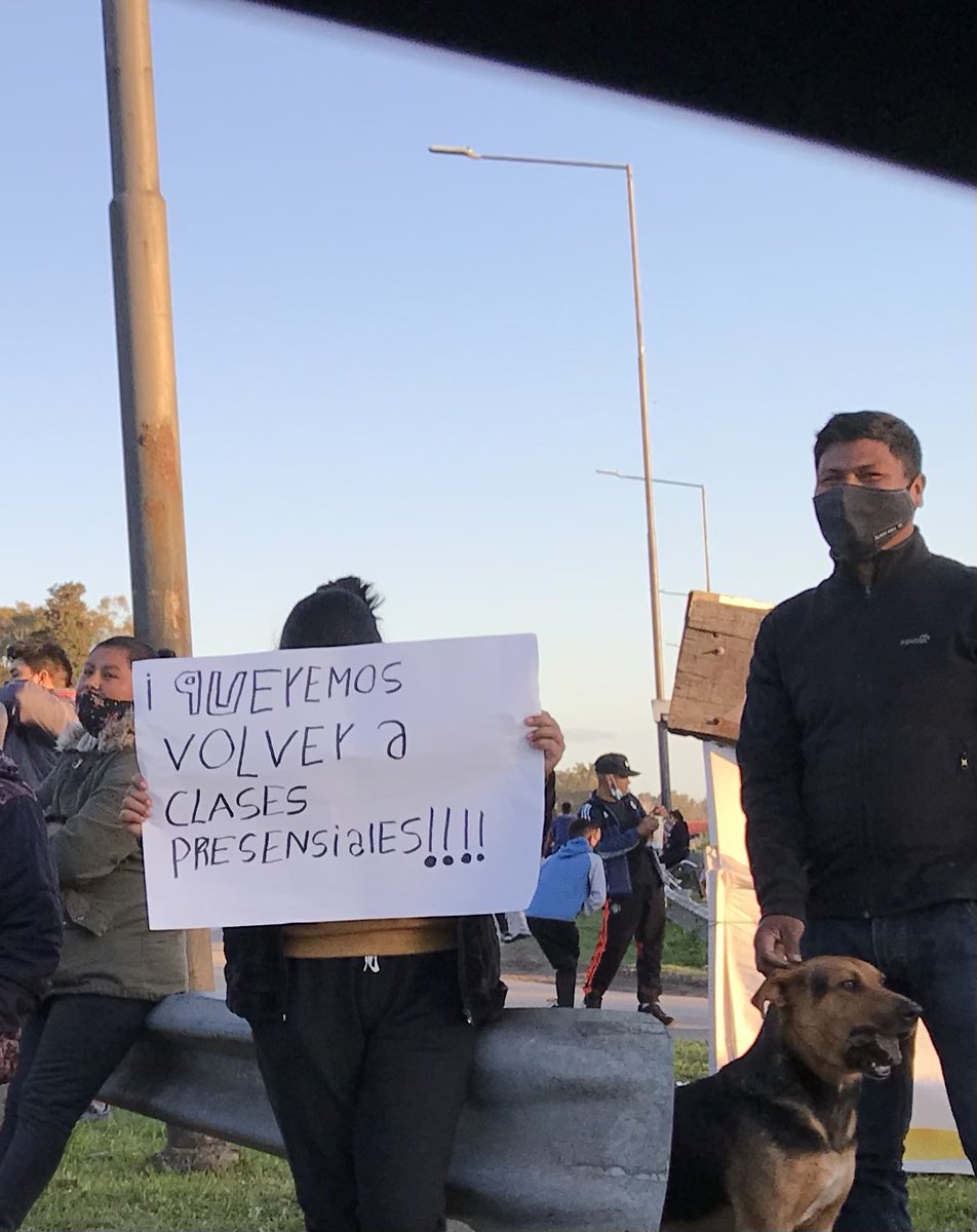 TurcoSaid82's tweet photo. Ruta 2, KM 43, hoy a la tarde. Más que nunca que vuelvan las clases presenciales en todo el país. @PadresOrg @decimononnica @osvaldobazan https://t.co/sjPx7Ov5U1