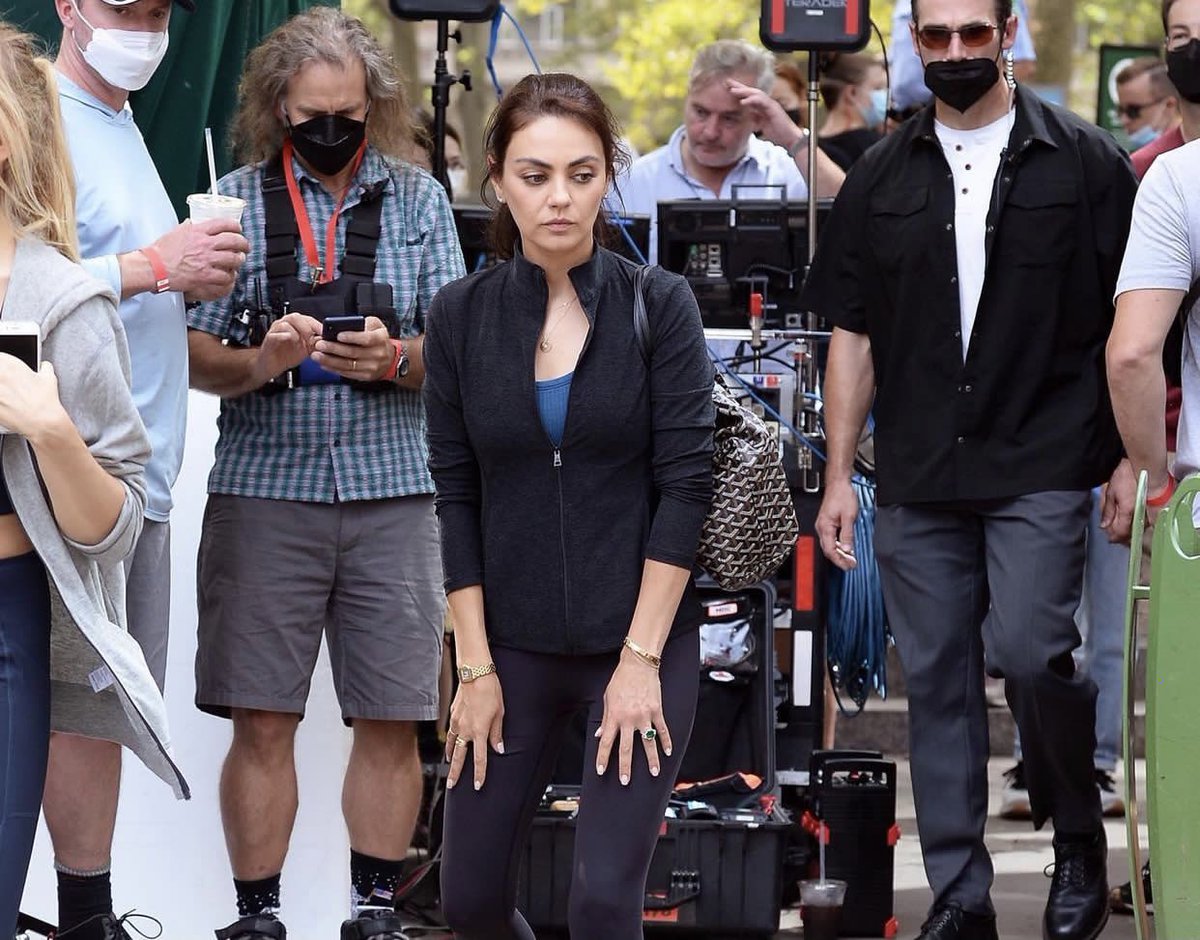 Milla kunis tweet media