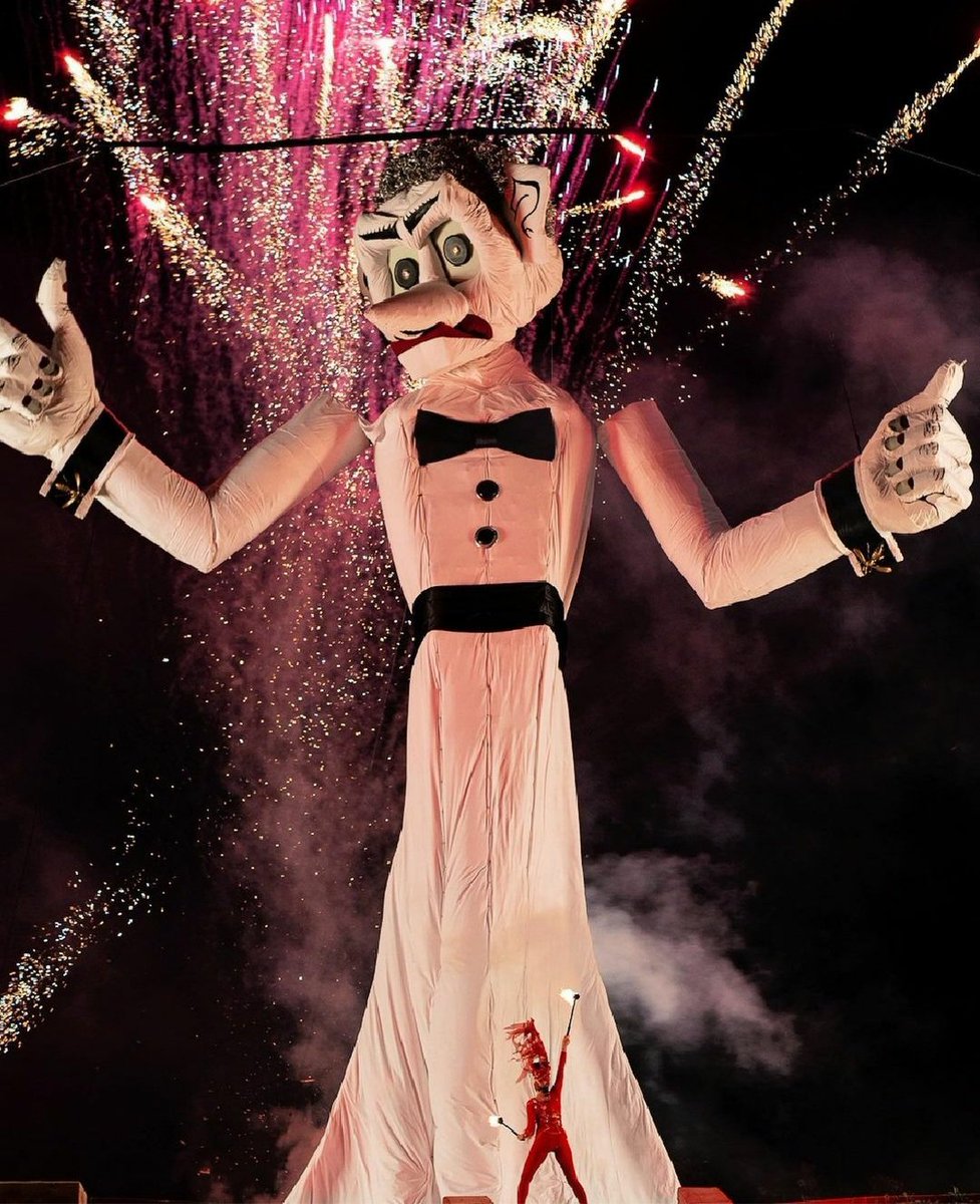 The 97th burning of Old Man Gloom is happening tonight in #SantaFe ! Be sure to see one New Mexico's most iconic traditions with the burning of #Zozobra @burn_zozobra @Old_Man_Gloom @CityofSantaFe