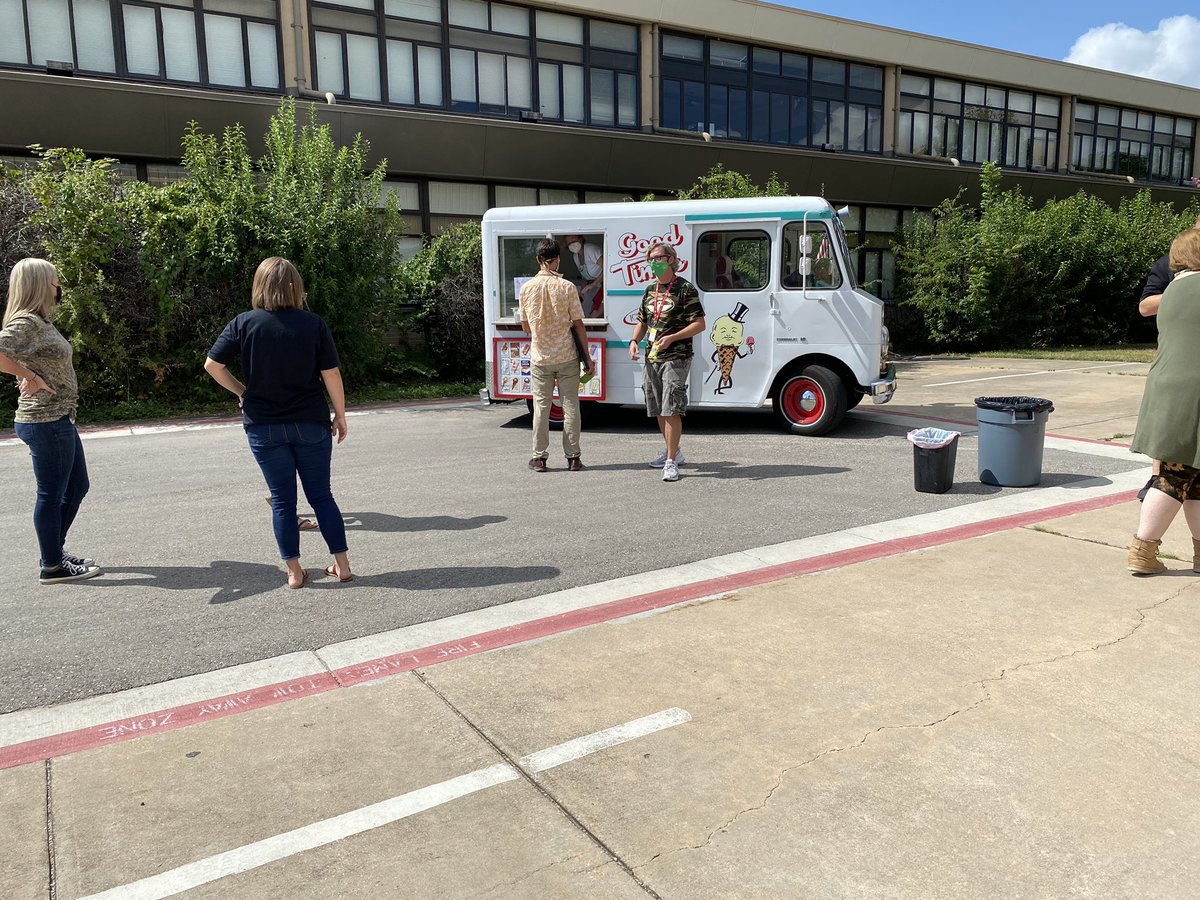Principal Robinson surprised our teachers with a little sweet treat today!