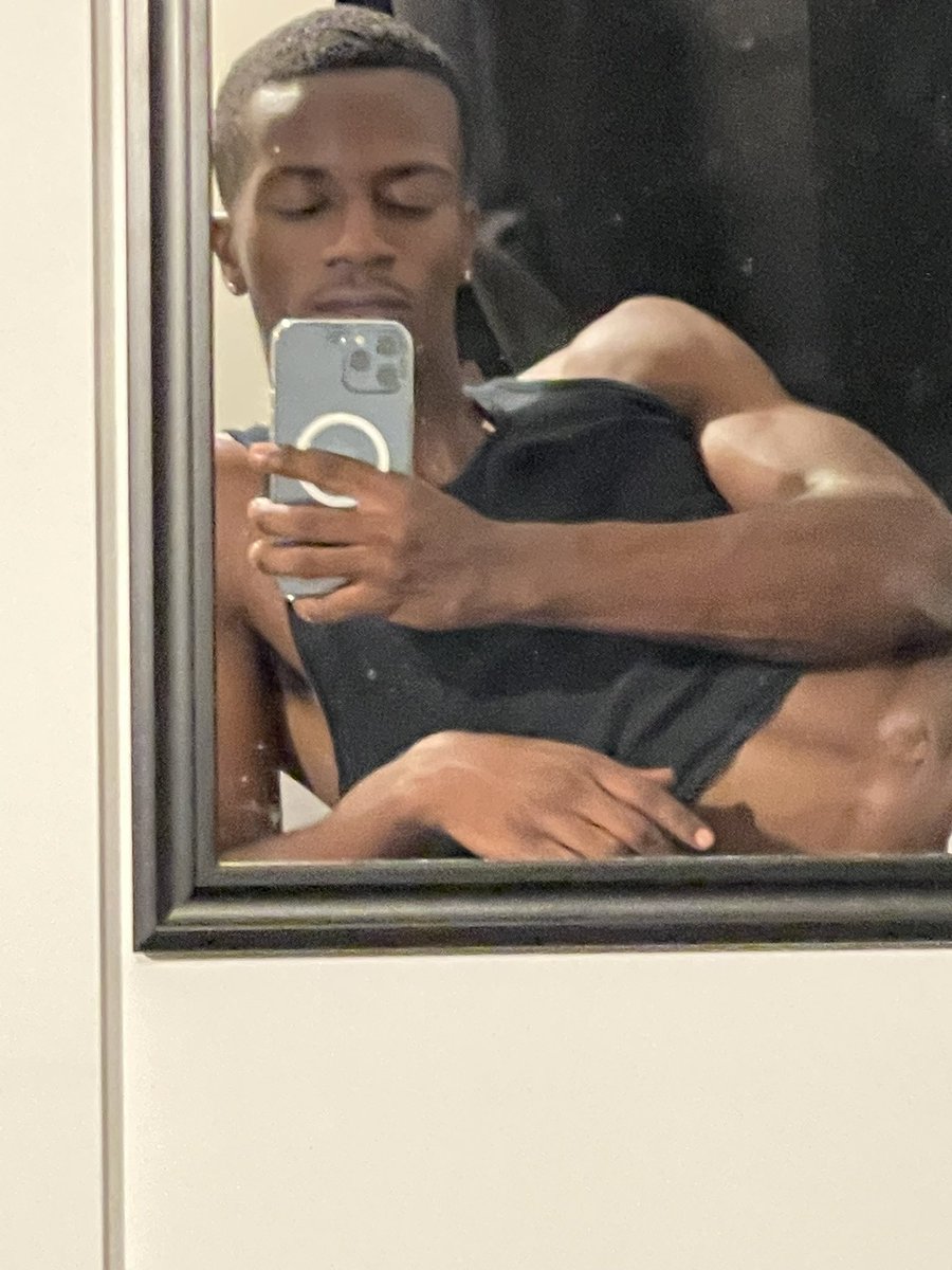 KHY_A101's tweet photo. I’m too sexy for this chain 
too sexy for your gang https://t.co/NYPK9NR47h