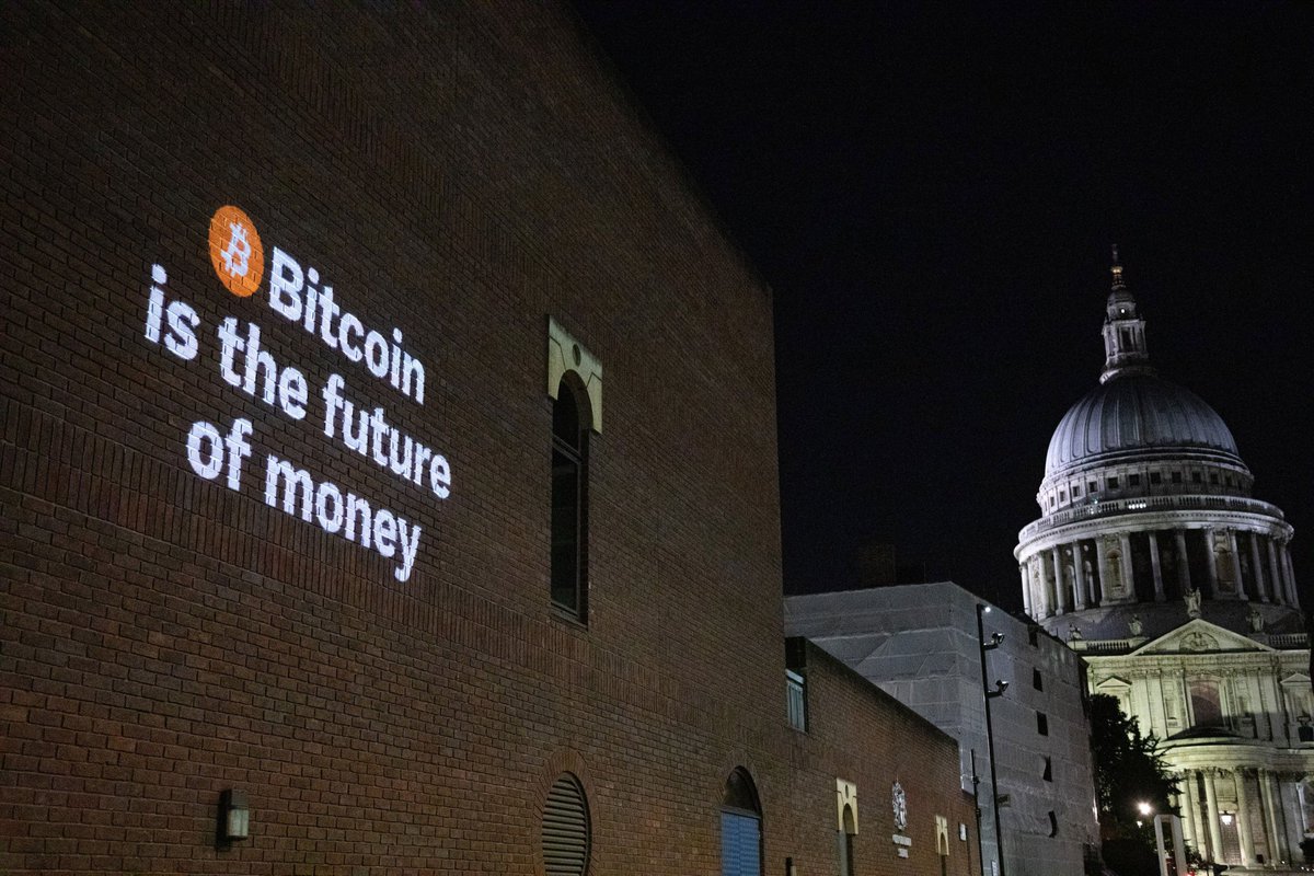 BTCSTREETART's tweet photo. There Is No Alternative 

📍London https://t.co/Ood0rs8QE3