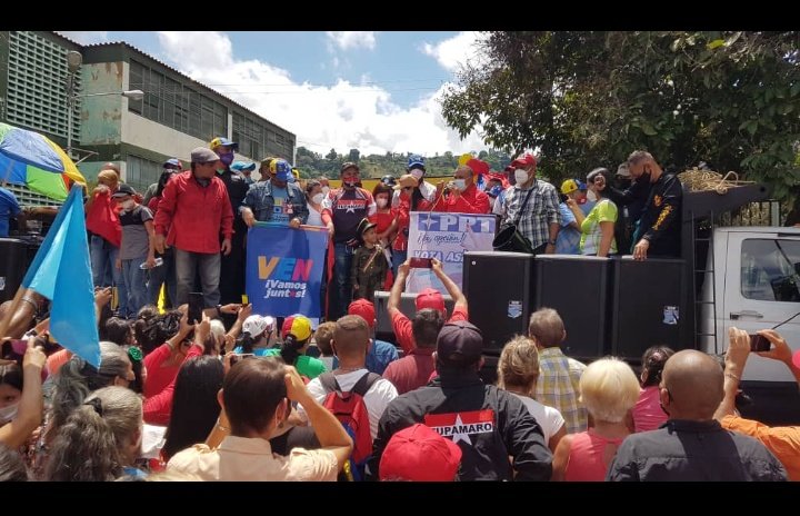 Es Noticia 📸 || El Movimiento Revolucionario Tupamaro 🔴⚫ @TupamaroMRT realizó el acompañamiento a la Inscripción de la Candidatura a la Alcaldía del Municipio <a href="/Valera_MRT/">Municipio Valera MRT</a> a la camarada @AngieQuintanaC 

En Unión Revolucionaria con el <a href="/GPPSB/">GPPSB</a> 

#TupamaroRebelde 
#EraRebelde