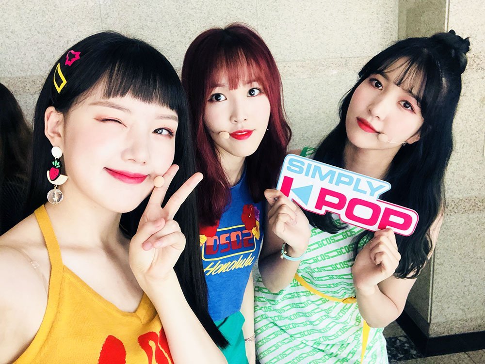 GRDSofficial's tweet photo. ⋆  ☀️ : 𝗚𝗨𝗔𝗥𝗗𝗜𝗔𝗡𝗦 ﹫  ** 𝕦𝕡__dᥲtᥱ  — ᥲttᥱnding .  ｡ ᥲt ⠀ ›⠀#7STARSCB ˖ #SLAwith7STARS.

Siguiendo con su gira, nuestras tres dementes se encuentran apoyando a los chicos de 7STARS en su tan esperado comeback. De parte de todo el grupo les deseamos suerte!!! https://t.co/7txelhKfOw