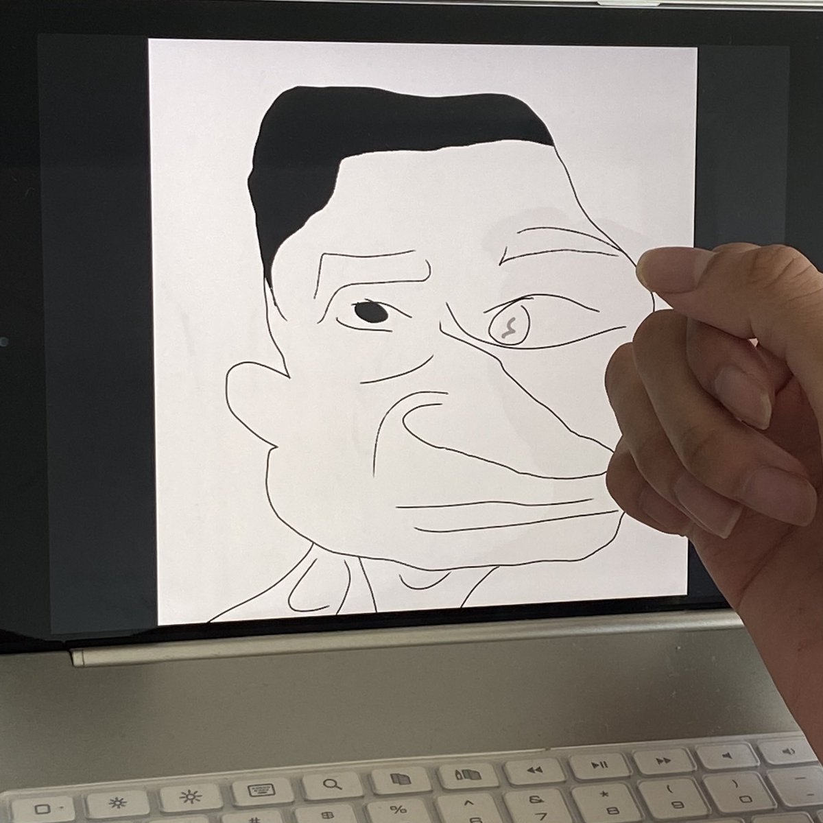 KnucklesNft's tweet photo. Due my Spinal Cord Injury I can’t use my hands and fingers properly. I drew my first NFT with my knuckles. 

That’s why I named it #Knucklehead

It will be soon on #Opensea when I finish my #Knucklehead collection

 #NFT  #NFTs #newNFT #Art #Handmade #OpenSea 📷@ikheetechtgiant https://t.co/8AUzux7gx7