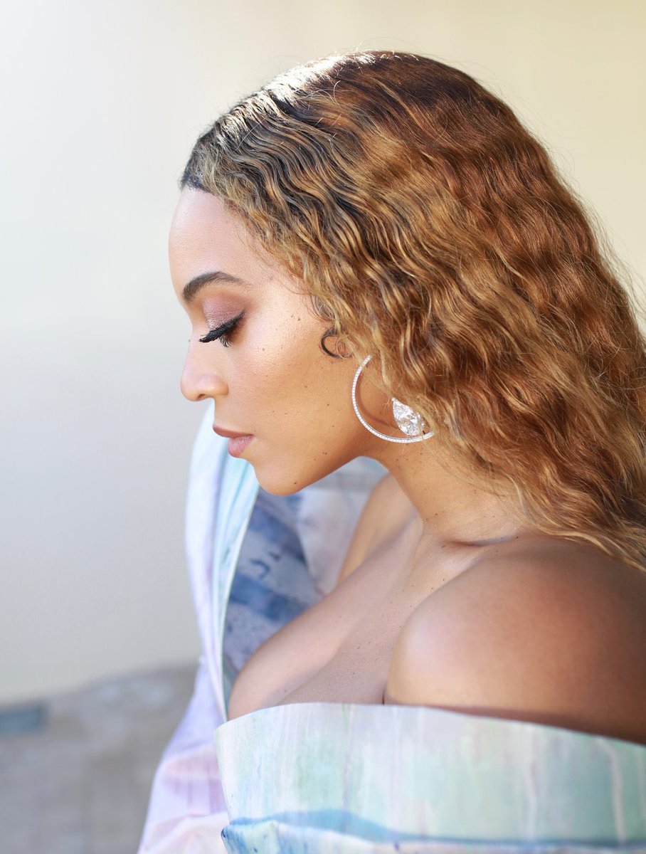 One of the most gorgeous, talented black woman was born today 🤍🐝 #Bey40