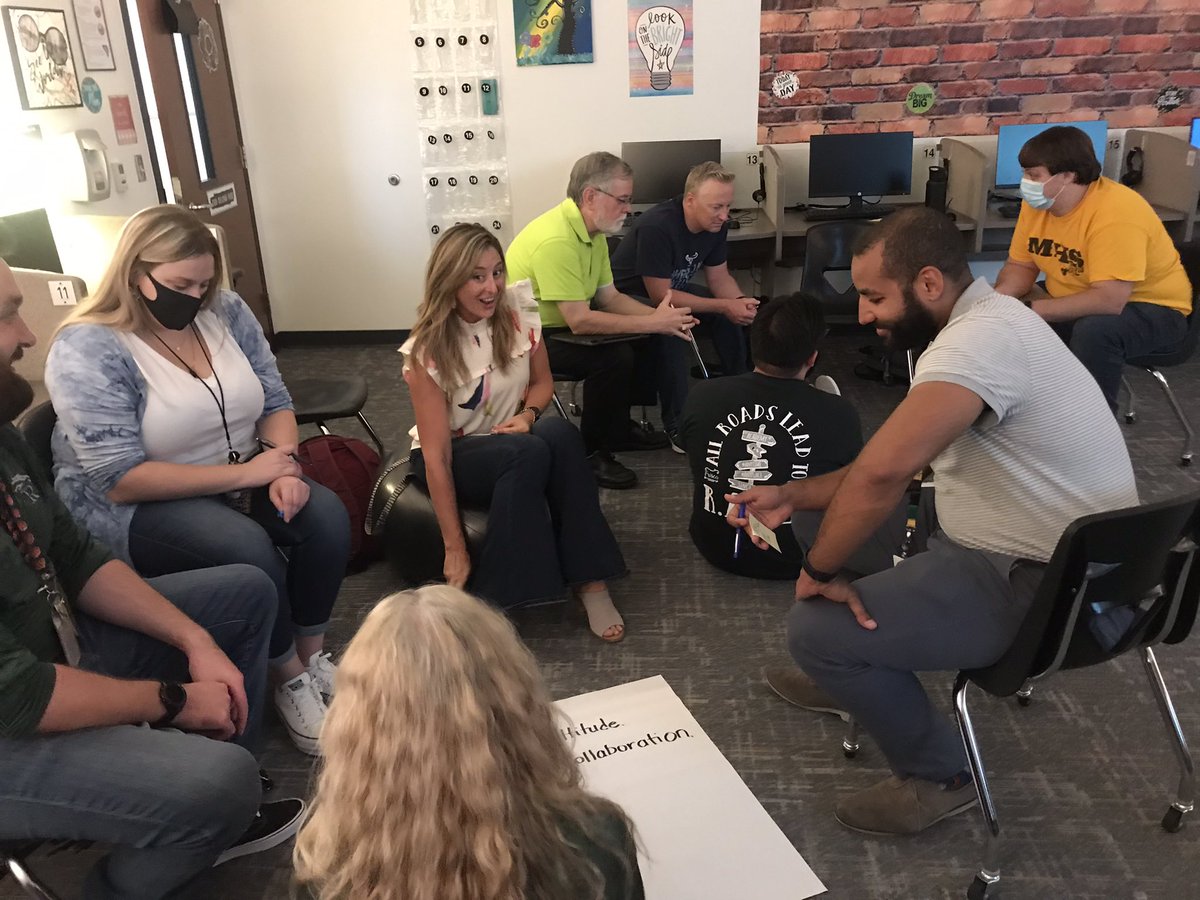 SSellersOnline's tweet photo. It’s always a good day, when you get to collaborate with all of the @RAIL_ACADEMIES teachers! So thankful for our team! #stompstompclap https://t.co/Zf3HQHYcLH