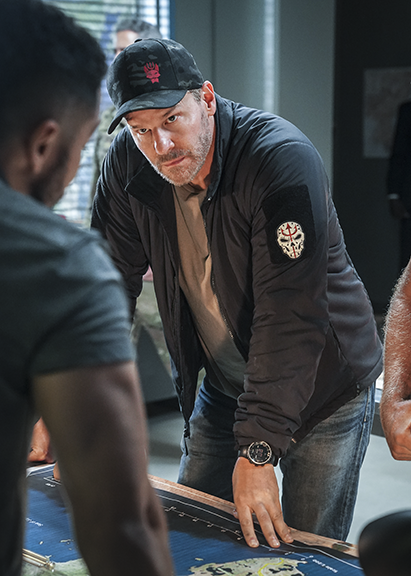 SEALTeamWriters's tweet photo. Everyone on Bravo is shocked to learn a training exercise is cover for a covert mission to get a weapons expert out of one of the most dangerous countries in the world on the 5th season premiere of @SEALTeamCBS Sunday, Oct. 10 at 10pm on #CBS https://t.co/9Dih8pKG8I https://t.co/ghdtfde7h6
