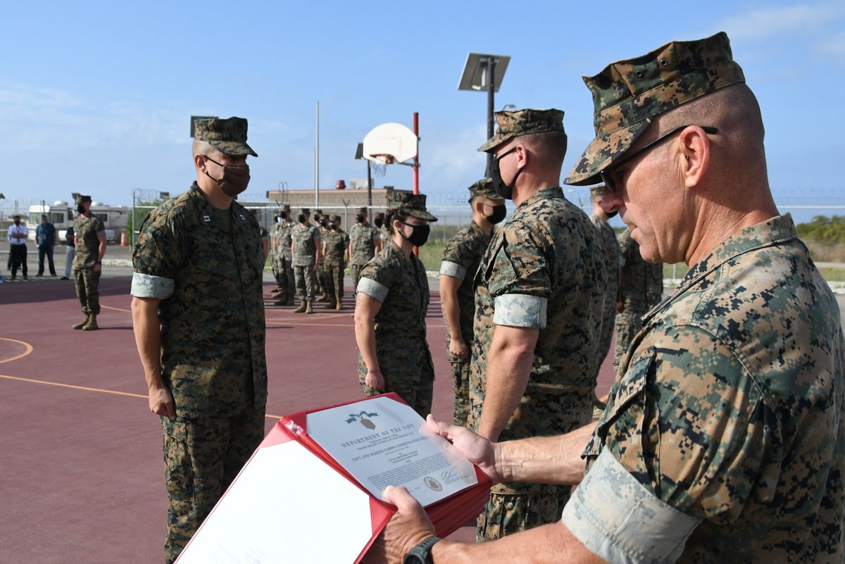 MCTSSAinfo's tweet photo. Promotion and Awards Formation:
Several #MCTSSA Marines were recognized by the commanding officer, Lt. Col. Michael Liguori, for their achievements during our monthly all hands formation Sept. 1, 2021.🇺🇸💯🎖🎯
#MakeMarinesMoreCapable #homeofthebolt #camppendleton #marines https://t.co/ZqxWdWu0nY