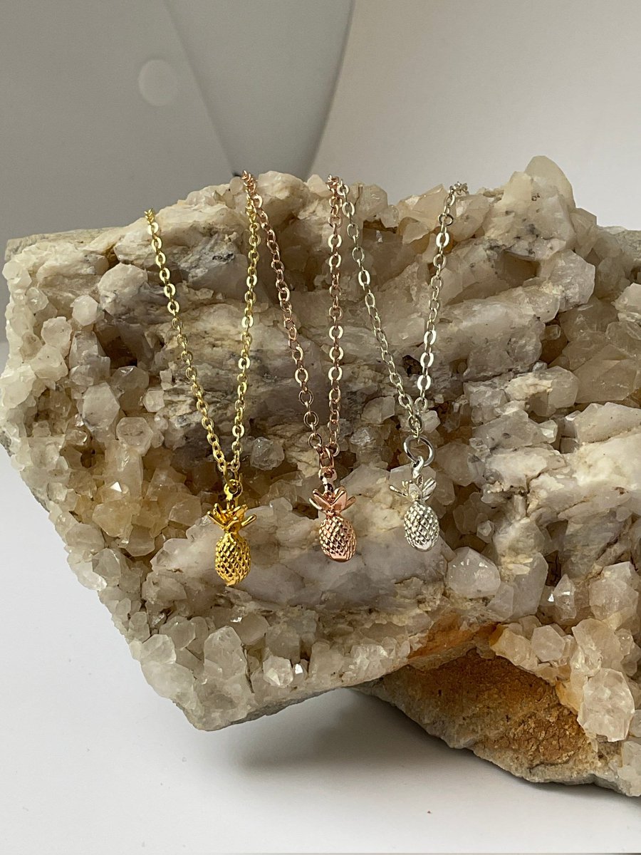 StwCustom's tweet photo. https://t.co/KZx5dAjq53 Customized #etsy shop: Dainty pineapple charm necklace , minimalist Personalized necklace , gift for wife , gift for daughter , Mother’s Day gift #giftforgirlfriend #personalized #giftfordaughter #giftforsister #uniquejewelry https://t.co/6NncbXYWIw https://t.co/d3UXMu1dZe